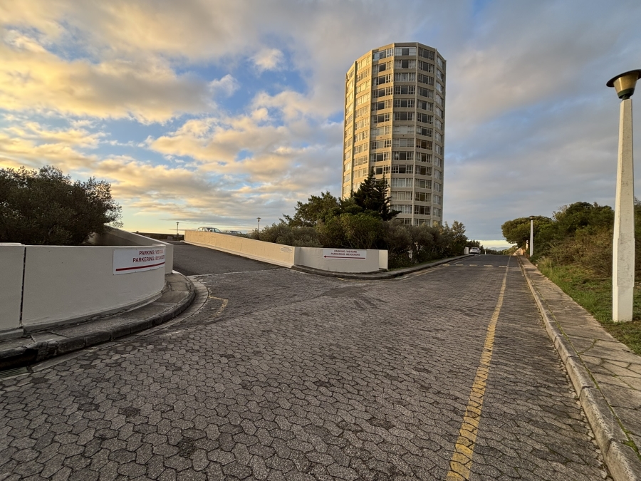 To Let 2 Bedroom Property for Rent in Vredehoek Western Cape